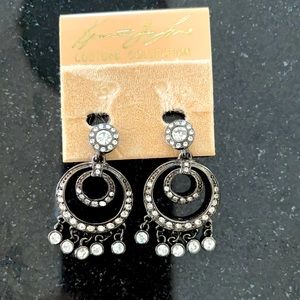 ‼️RARE! 80’s glam! Vintage‼️ NWT pinch rhinestone earrings VINTAGE